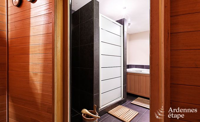 Ger�umiges Chalet f�r Gruppen in Beauraing, Ardennen