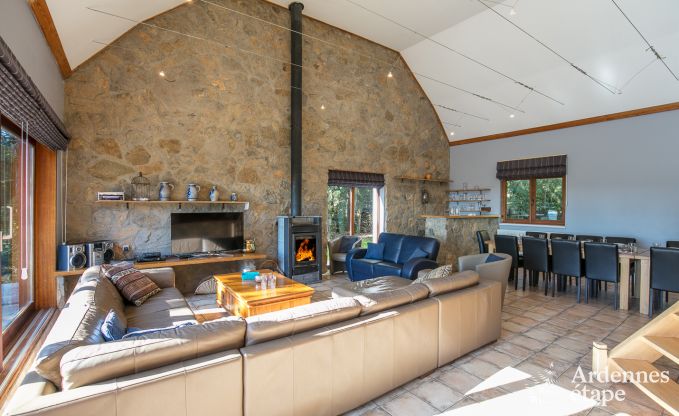 Ger�umiges Chalet f�r Gruppen in Beauraing, Ardennen