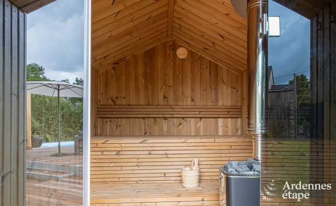 Romantisches Ferienhaus f�r 2 Personen in Beauraing mit Schwimmbad, Sauna und Jacuzzi