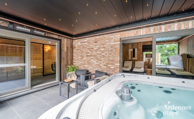 Romantisches Ferienhaus f�r 2 Personen in Beauraing mit Schwimmbad, Sauna und Jacuzzi
