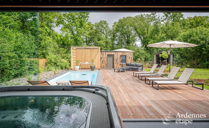 Romantisches Ferienhaus f�r 2 Personen in Beauraing mit Schwimmbad, Sauna und Jacuzzi