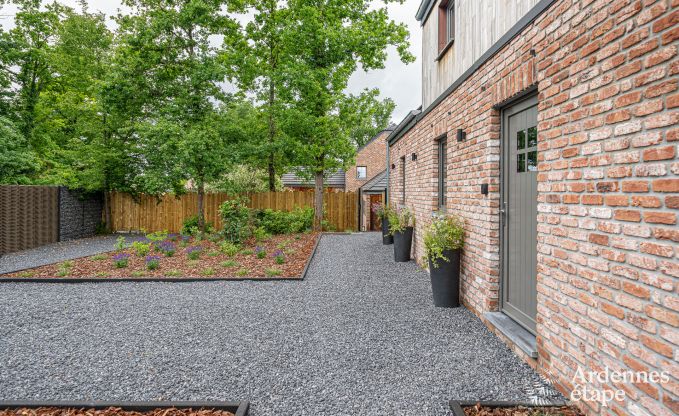 Romantisches Ferienhaus f�r 2 Personen in Beauraing mit Schwimmbad, Sauna und Jacuzzi