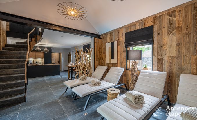 Romantisches Ferienhaus f�r 2 Personen in Beauraing mit Schwimmbad, Sauna und Jacuzzi