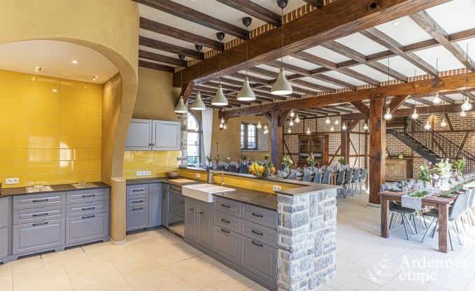 Schloss Beauraing 38 Pers. Ardennen Schwimmbad Wellness Behinderten gerecht