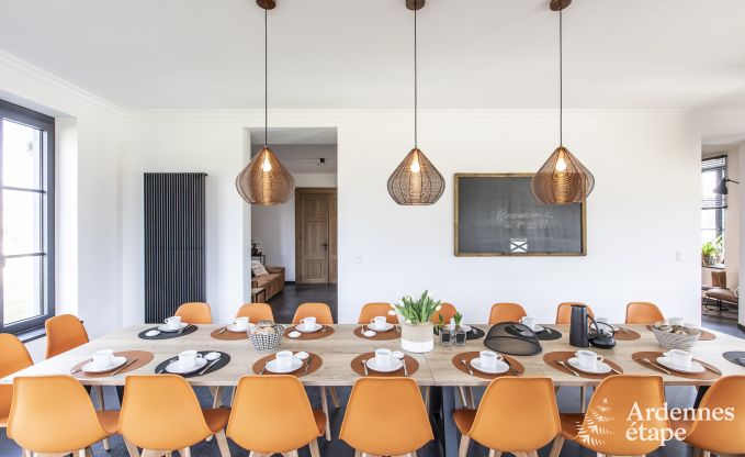 Wunderschnes Schloss in Bertrix: Unterkunft fr 20 Personen mit Hallenbad, Whirlpool und Infrarotkabine