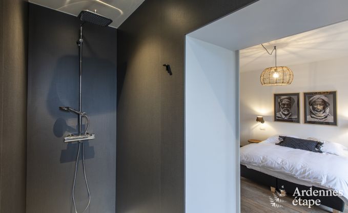 Wunderschnes Schloss in Bertrix: Unterkunft fr 20 Personen mit Hallenbad, Whirlpool und Infrarotkabine