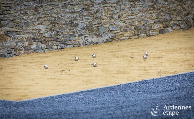 Wunderschnes Schloss in Bertrix: Unterkunft fr 20 Personen mit Hallenbad, Whirlpool und Infrarotkabine