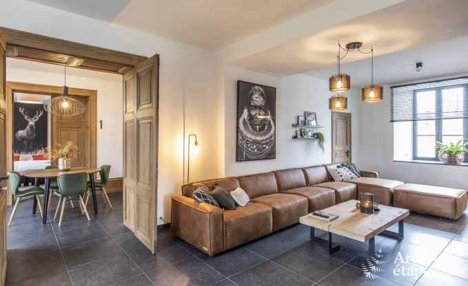 Wunderschnes Schloss in Bertrix: Unterkunft fr 20 Personen mit Hallenbad, Whirlpool und Infrarotkabine