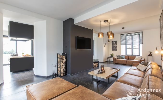 Wunderschnes Schloss in Bertrix: Unterkunft fr 20 Personen mit Hallenbad, Whirlpool und Infrarotkabine