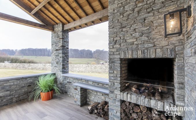 Wunderschnes Schloss in Bertrix: Unterkunft fr 20 Personen mit Hallenbad, Whirlpool und Infrarotkabine