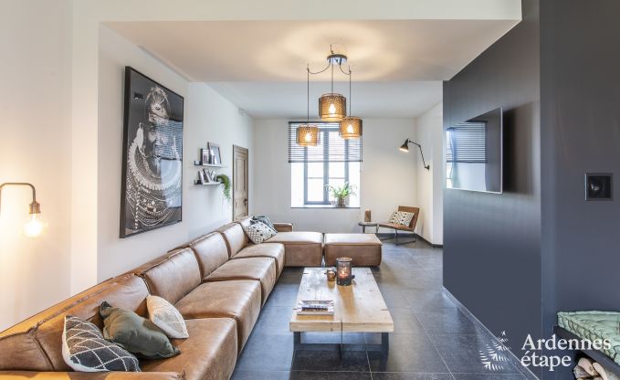 Wundersch�nes Schloss in Bertrix: Unterkunft f�r 20 Personen mit Hallenbad, Whirlpool und Infrarotkabine