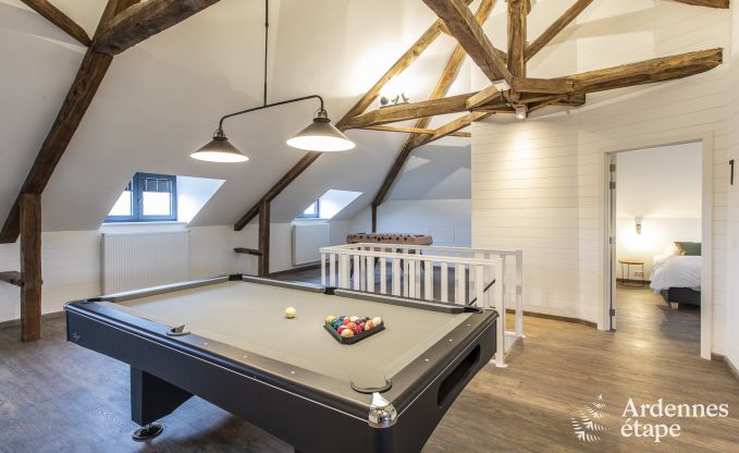 Wundersch�nes Schloss in Bertrix: Unterkunft f�r 20 Personen mit Hallenbad, Whirlpool und Infrarotkabine