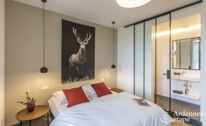 Wundersch�nes Schloss in Bertrix: Unterkunft f�r 20 Personen mit Hallenbad, Whirlpool und Infrarotkabine