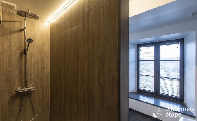 Wundersch�nes Schloss in Bertrix: Unterkunft f�r 20 Personen mit Hallenbad, Whirlpool und Infrarotkabine