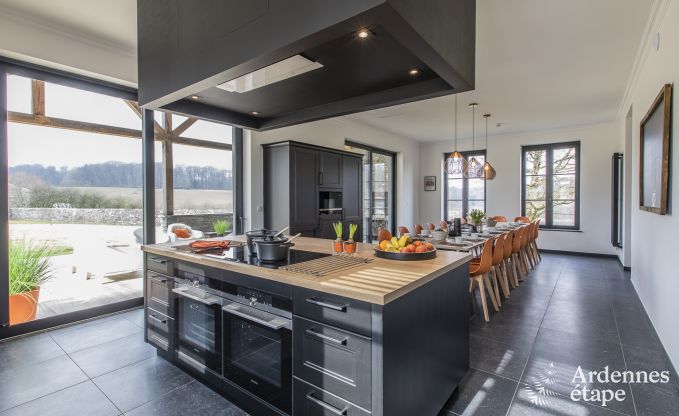 Wundersch�nes Schloss in Bertrix: Unterkunft f�r 20 Personen mit Hallenbad, Whirlpool und Infrarotkabine