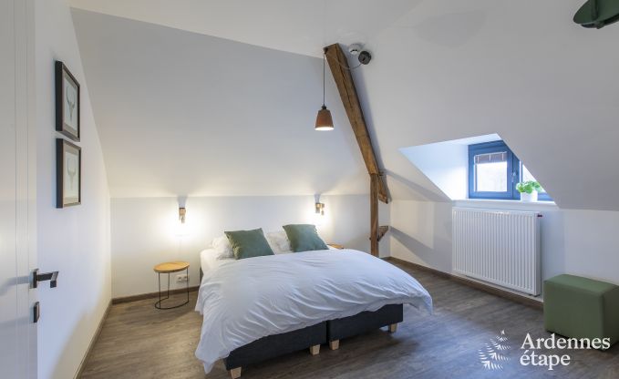 Wundersch�nes Schloss in Bertrix: Unterkunft f�r 20 Personen mit Hallenbad, Whirlpool und Infrarotkabine