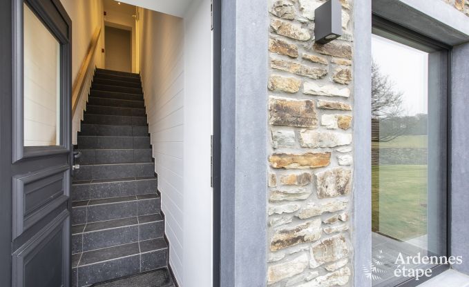 Wunderschnes Schloss in Bertrix: Unterkunft fr 20 Personen mit Hallenbad, Whirlpool und Infrarotkabine