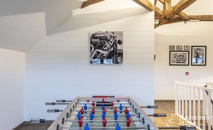 Wunderschnes Schloss in Bertrix: Unterkunft fr 20 Personen mit Hallenbad, Whirlpool und Infrarotkabine