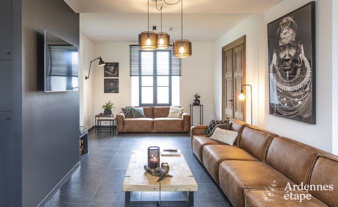 Wunderschnes Schloss in Bertrix: Unterkunft fr 20 Personen mit Hallenbad, Whirlpool und Infrarotkabine