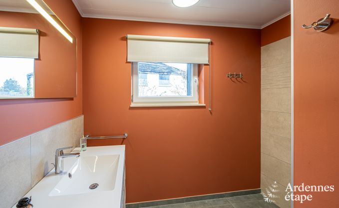 Familienfreundliches Ferienhaus f�r 8 Personen und 2 Hunde in Jehonville