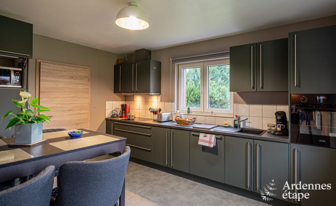 Familienfreundliches Ferienhaus f�r 8 Personen und 2 Hunde in Jehonville