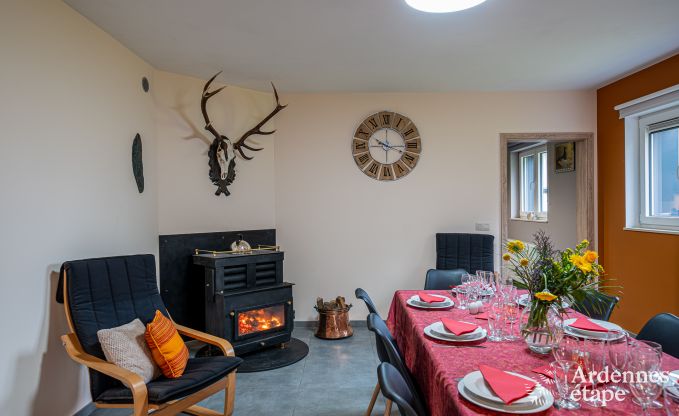 Familienfreundliches Ferienhaus f�r 8 Personen und 2 Hunde in Jehonville