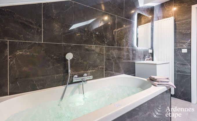 Luxuri�ses und hundefreundliches Ferienhaus in Bertrix, Ardennen