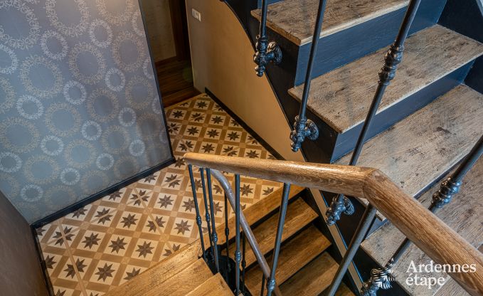 Komfortables Ferienhaus mit Hallenbad in Bertrix, Ardennen