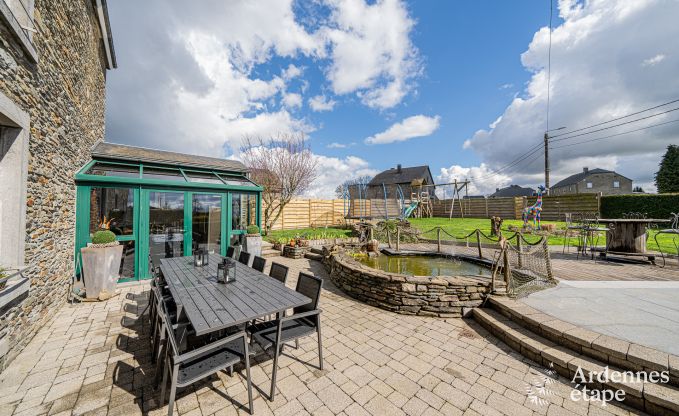 Komfortables Ferienhaus mit Hallenbad in Bertrix, Ardennen