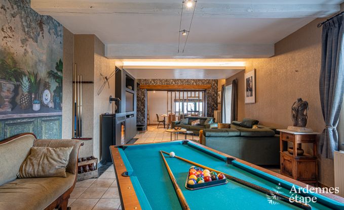 Komfortables Ferienhaus mit Hallenbad in Bertrix, Ardennen