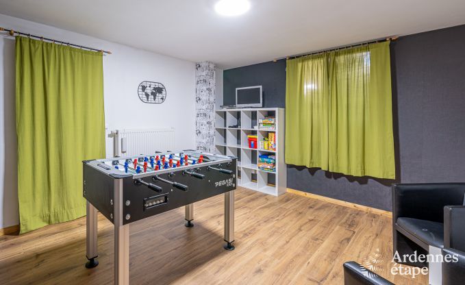Komfortables Ferienhaus mit Hallenbad in Bertrix, Ardennen
