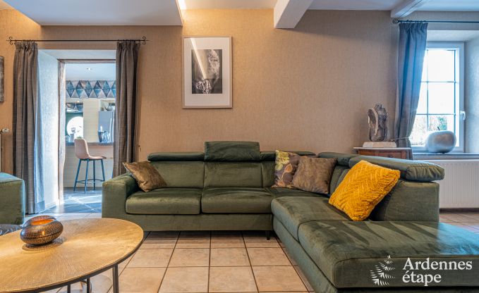 Komfortables Ferienhaus mit Hallenbad in Bertrix, Ardennen
