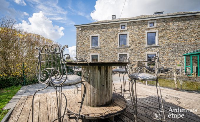 Komfortables Ferienhaus mit Hallenbad in Bertrix, Ardennen