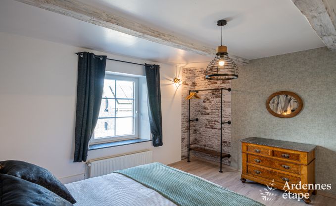 Komfortables Ferienhaus mit Hallenbad in Bertrix, Ardennen