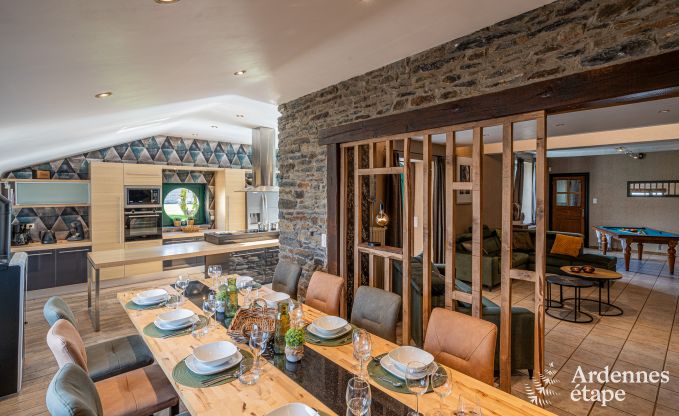 Komfortables Ferienhaus mit Hallenbad in Bertrix, Ardennen