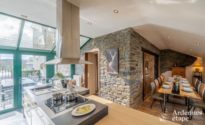 Komfortables Ferienhaus mit Hallenbad in Bertrix, Ardennen