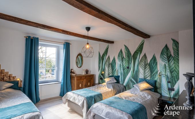 Komfortables Ferienhaus mit Hallenbad in Bertrix, Ardennen