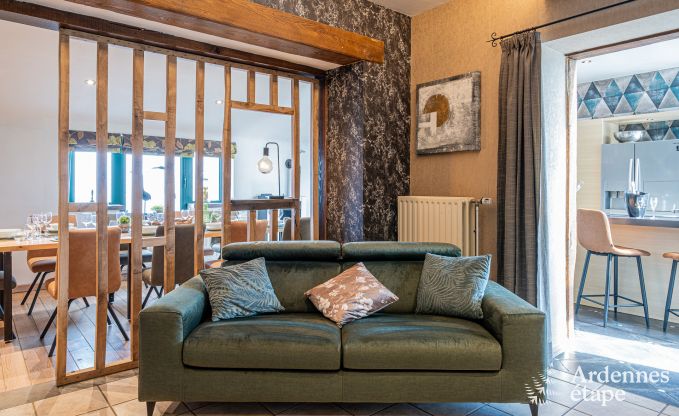 Komfortables Ferienhaus mit Hallenbad in Bertrix, Ardennen
