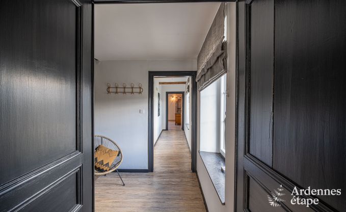 Komfortables Ferienhaus mit Hallenbad in Bertrix, Ardennen