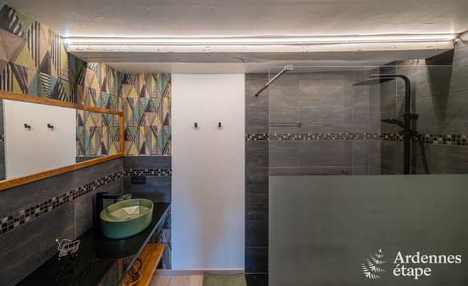 Komfortables Ferienhaus mit Hallenbad in Bertrix, Ardennen