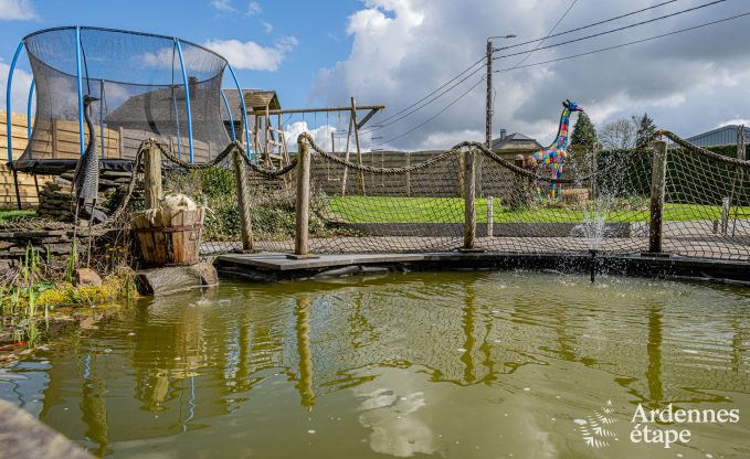 Komfortables Ferienhaus mit Hallenbad in Bertrix, Ardennen