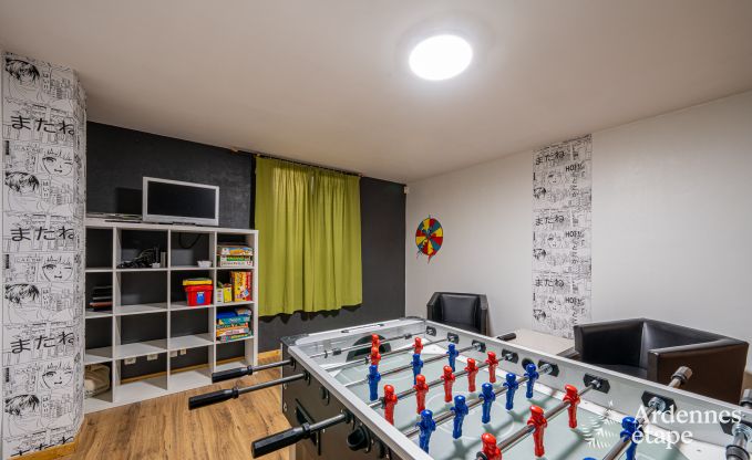 Komfortables Ferienhaus mit Hallenbad in Bertrix, Ardennen