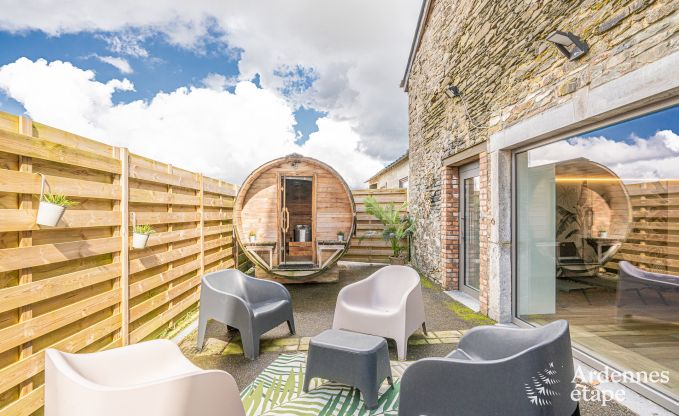 Komfortables Ferienhaus mit Hallenbad in Bertrix, Ardennen