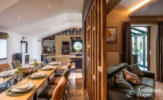Komfortables Ferienhaus mit Hallenbad in Bertrix, Ardennen