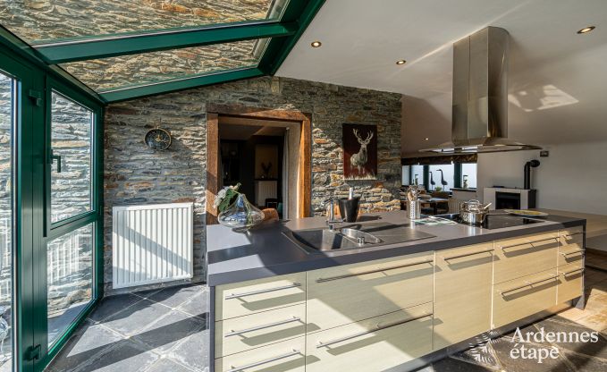 Komfortables Ferienhaus mit Hallenbad in Bertrix, Ardennen