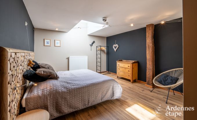 Komfortables Ferienhaus mit Hallenbad in Bertrix, Ardennen