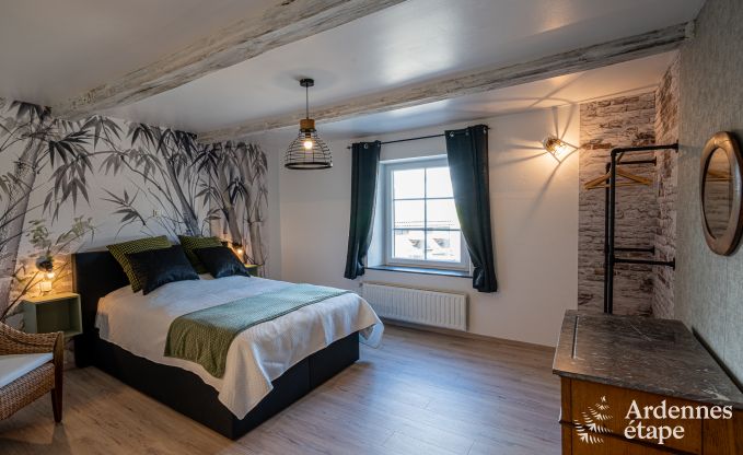 Komfortables Ferienhaus mit Hallenbad in Bertrix, Ardennen