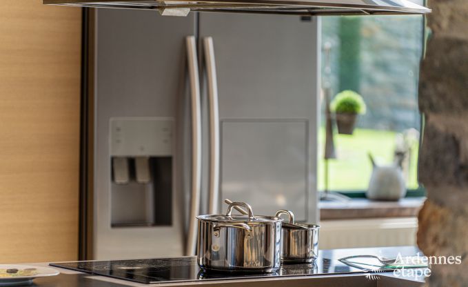 Komfortables Ferienhaus mit Hallenbad in Bertrix, Ardennen