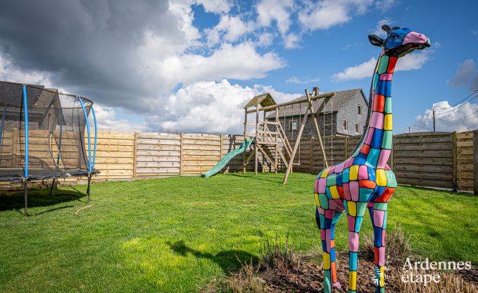 Komfortables Ferienhaus mit Hallenbad in Bertrix, Ardennen