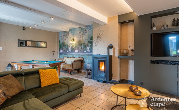 Komfortables Ferienhaus mit Hallenbad in Bertrix, Ardennen